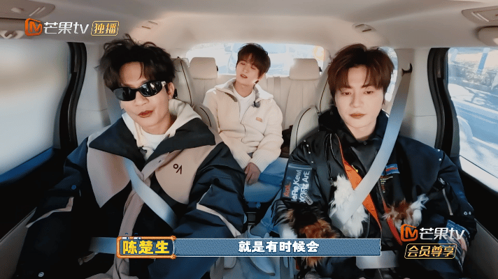 陈楚生也有密集人群恐惧症陈楚生安静内敛的人，面对密集人群真的会本能地不安，特别