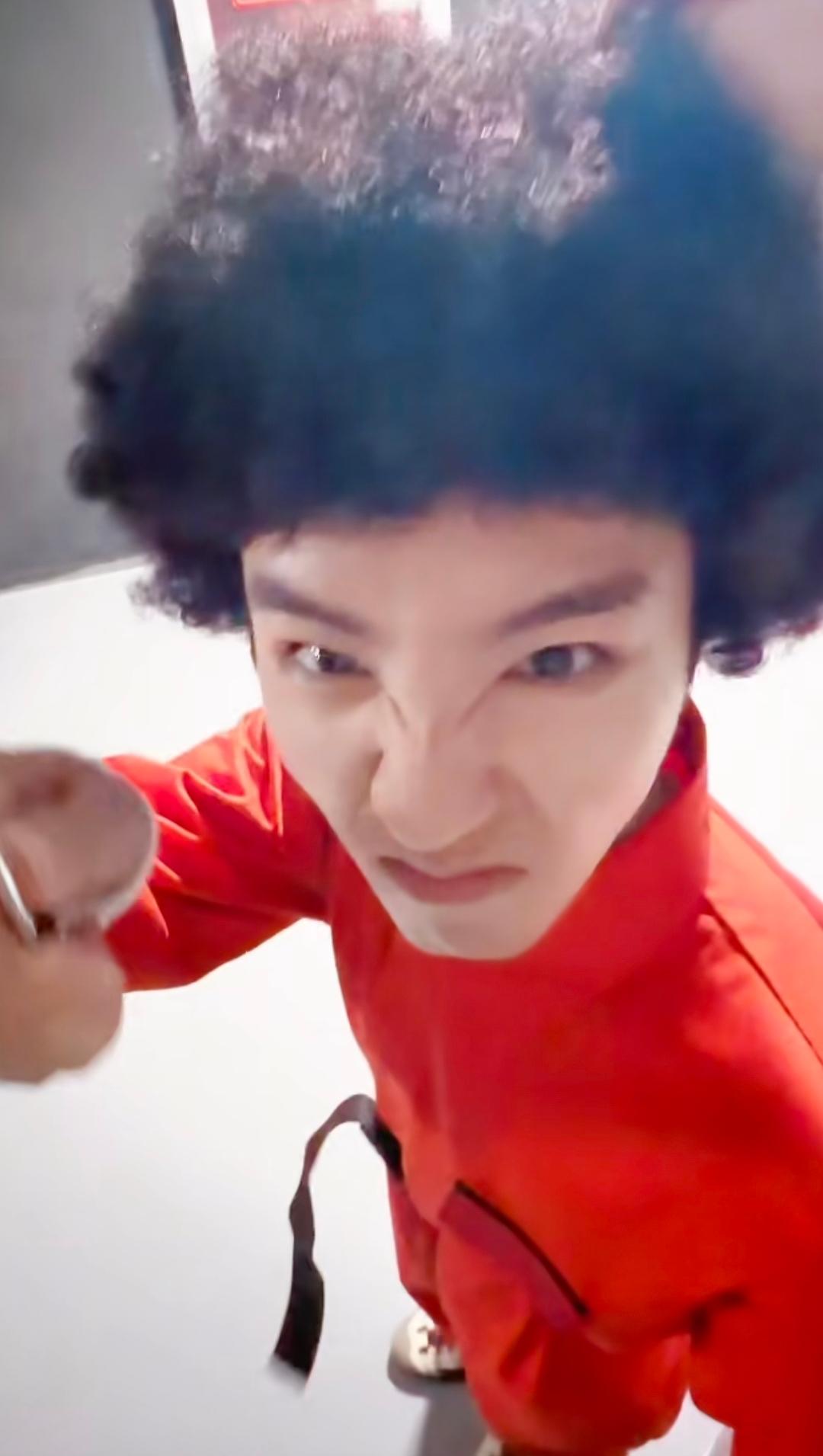 笑不活了第一次看到王俊凯脱粉竟然登上了热搜一开始我以为他塌房了一搜