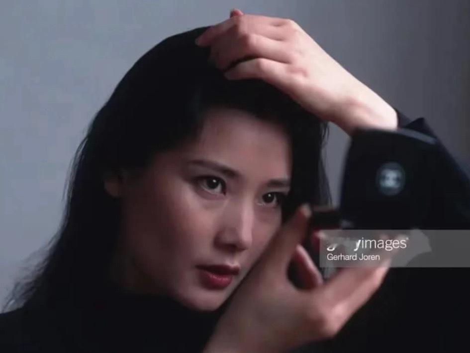 何赛飞的颧骨美得太权威了​​​