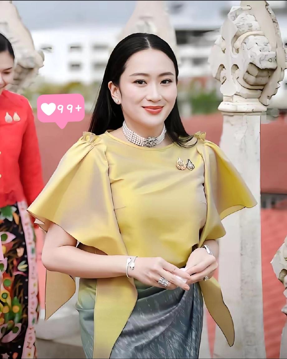 泰国2月8日总理大选结果将揭晓，这三位谁会笑到最后呢？第一、纳塔蓬，出身于19