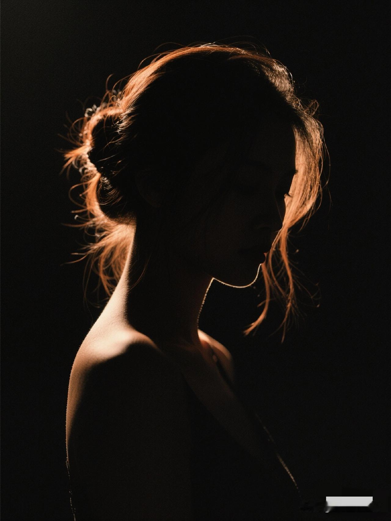 最近听到一种说法，叫“情感缓冲带”。就像两个人走得太近，难免磕磕碰碰，次数