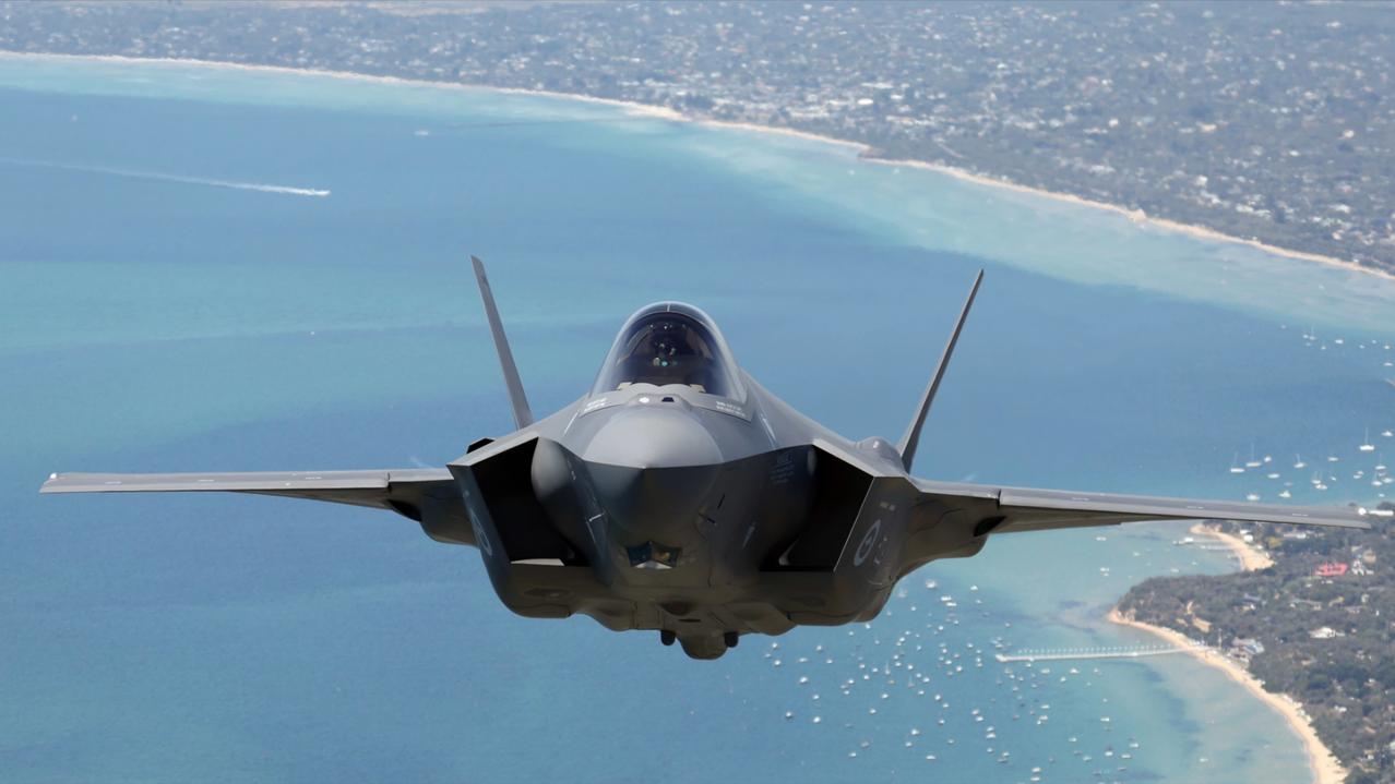 2011年，F-22生产线就已关闭，美国在赛道上只有F35这一个选手。顺便说一句