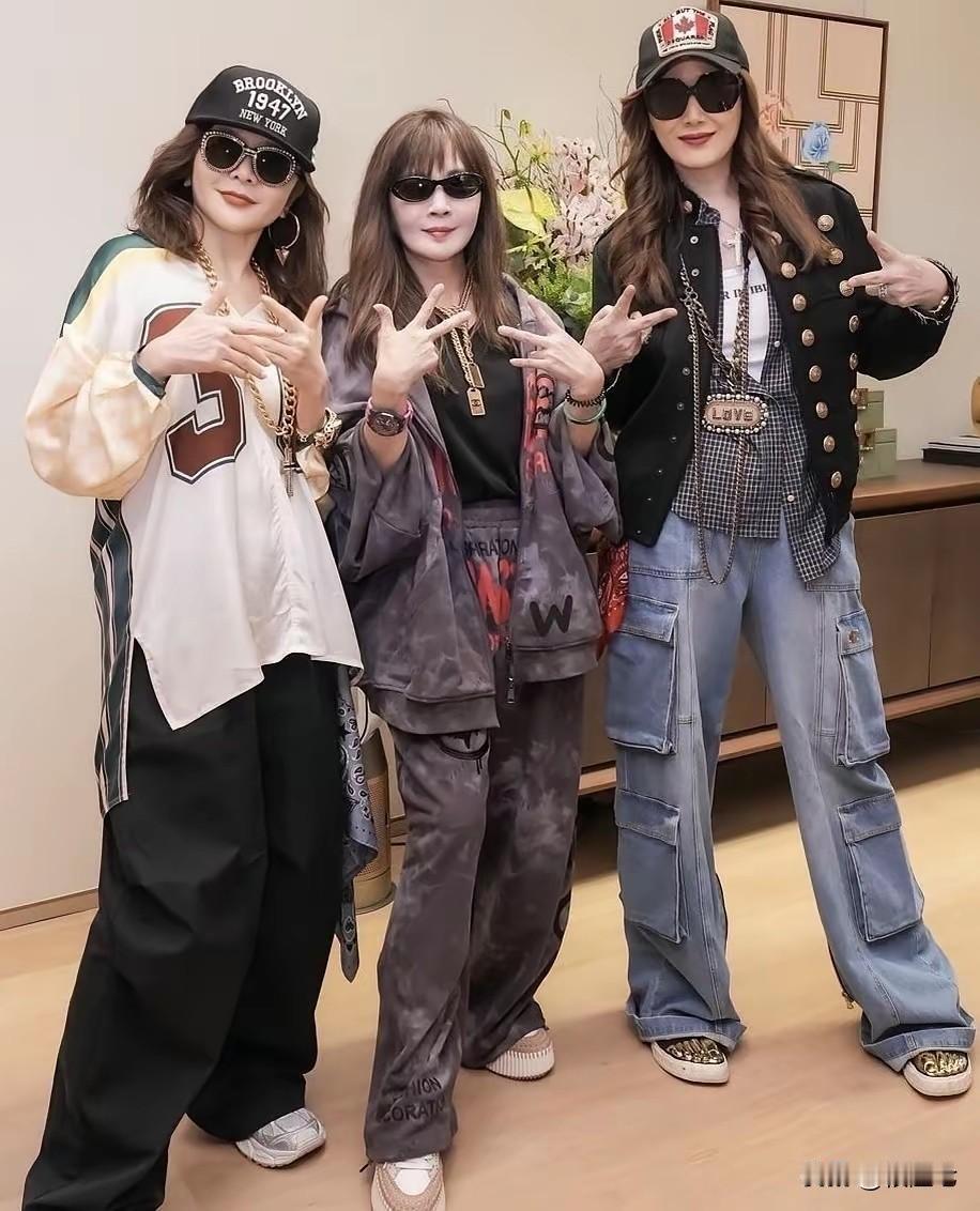 刘德华心中最美的女星63岁了曾在小S节目中，刘德华所说心中最美的女星，不是李嘉