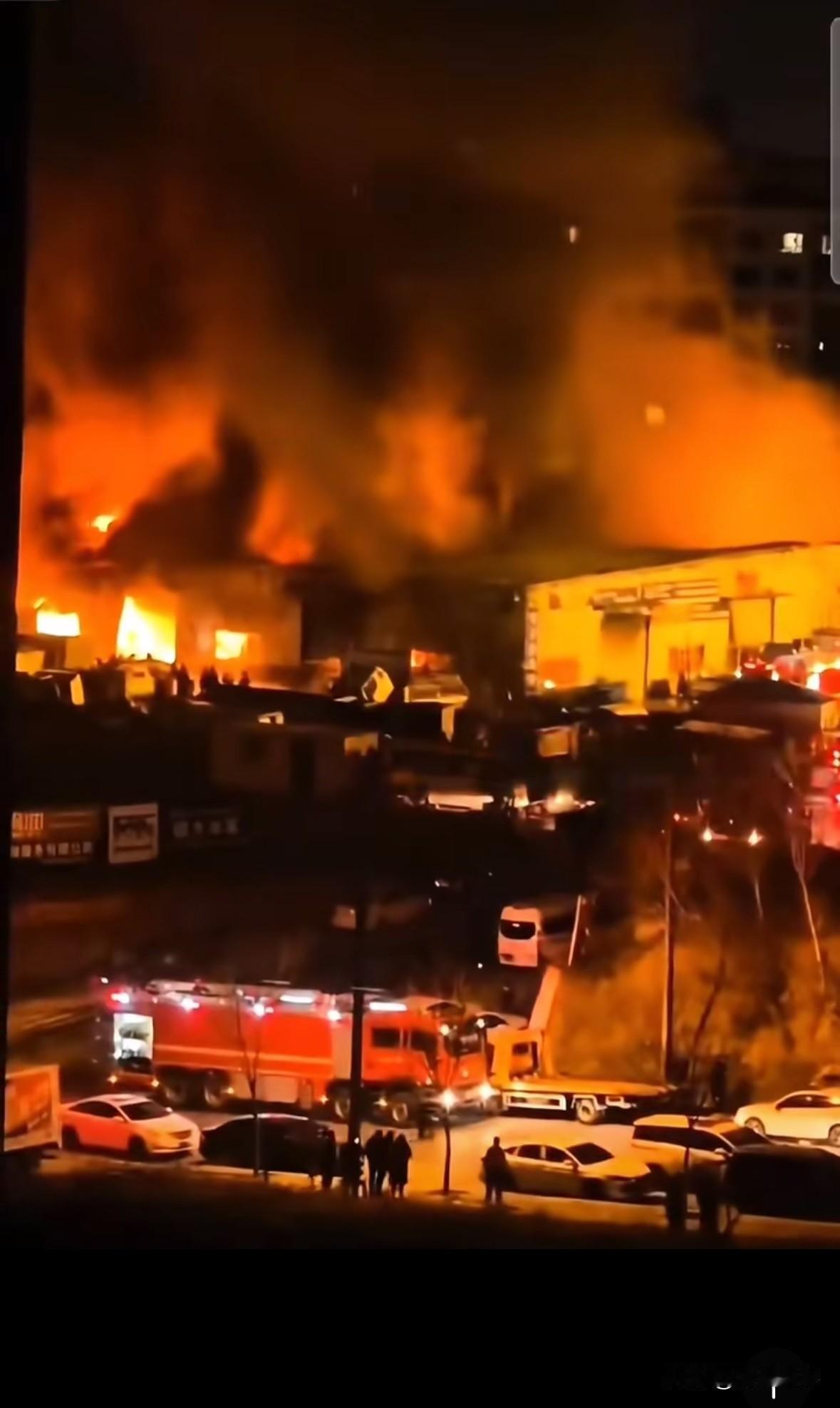 历史总是惊人的相似，甚至连剧本都不带改的。“火龙烧仓”这个词，又一次活生生地