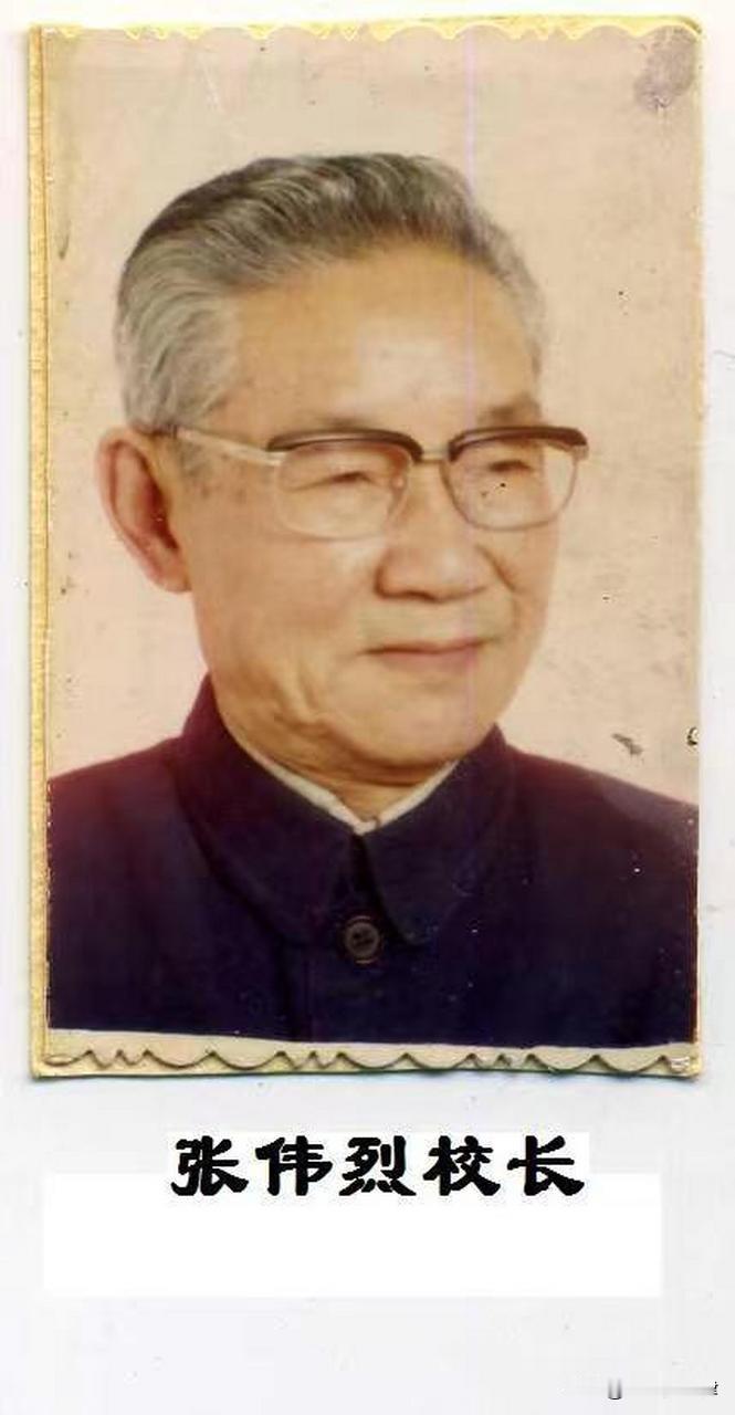 1971年摩洛哥王宫血案：中国大使身陷枪林弹雨，满身是血却守住大国风骨19