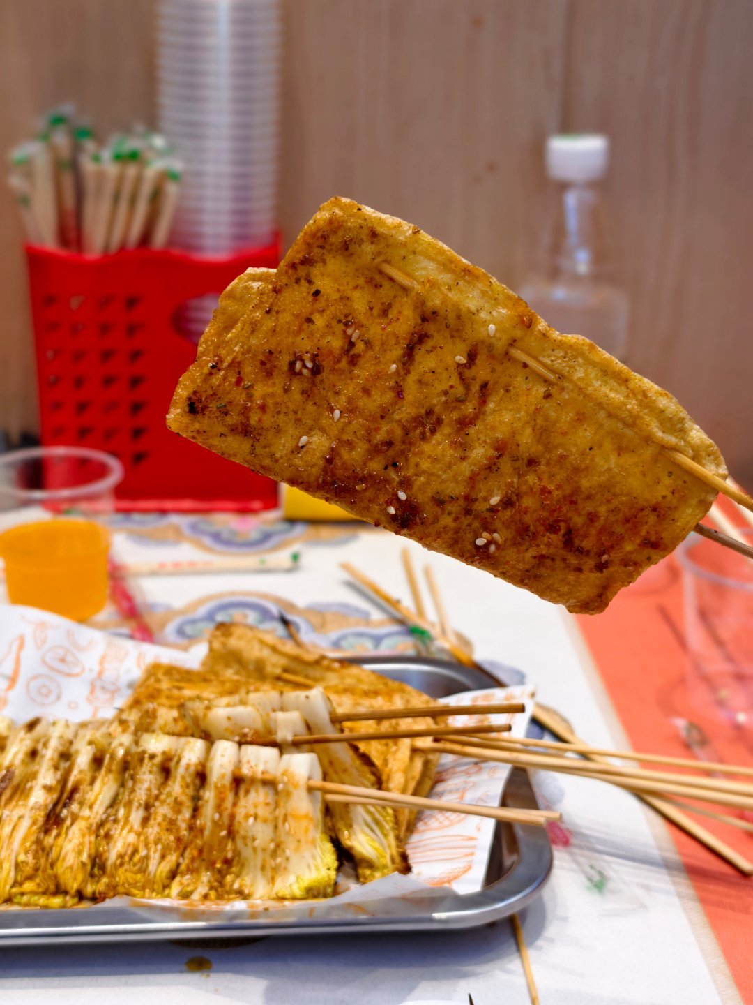 回深圳的飞机晚点了3个小时，落地补一顿这么晚吃点小串串，不长肉吧大v聊车深圳