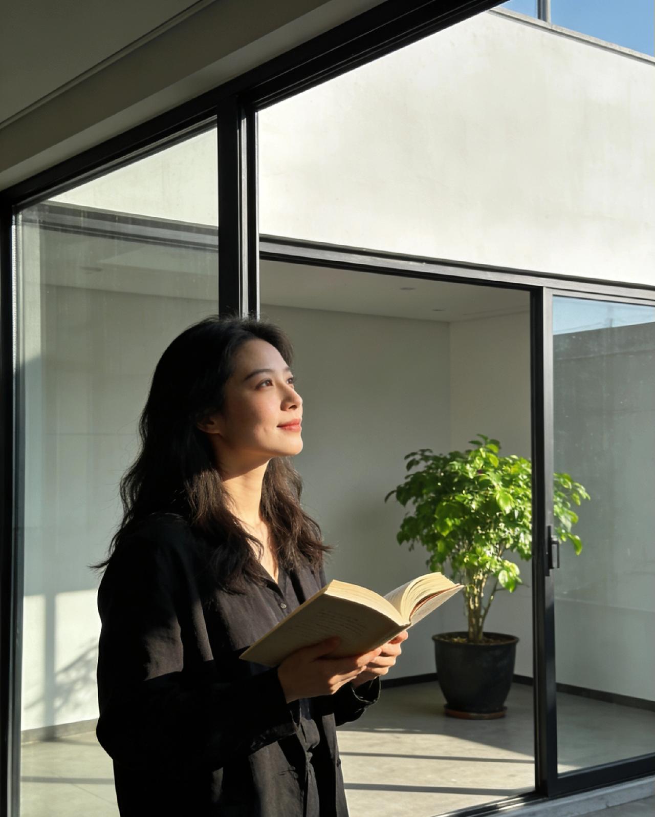 感情里最清醒的活法：不纠缠，不内耗，爱自己真的越长大越明白，感情这东西，强