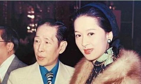 1997年，家财万贯的邓永祥在临终前要求儿子邓兆尊，你以后一定要做一个败家子，出