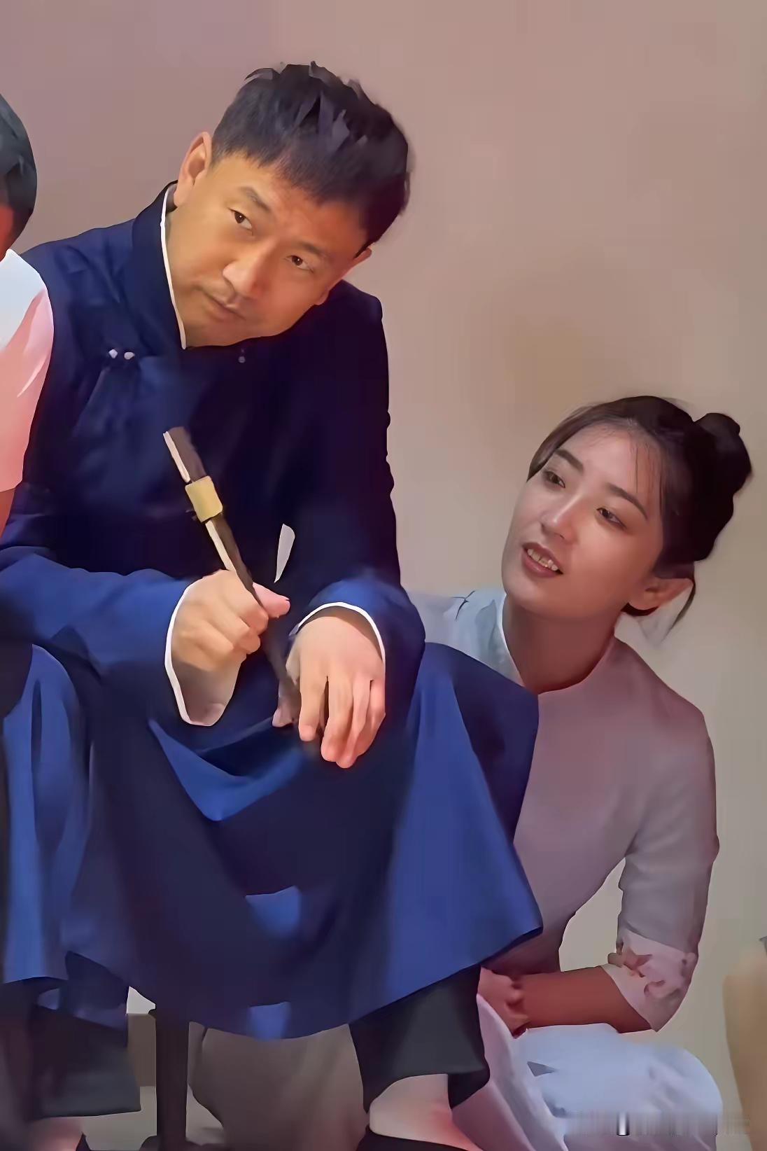 【著名相声演员冯启南收徒传道，最高兴的是郭德纲，你怎么看？】近日，有网友发现著