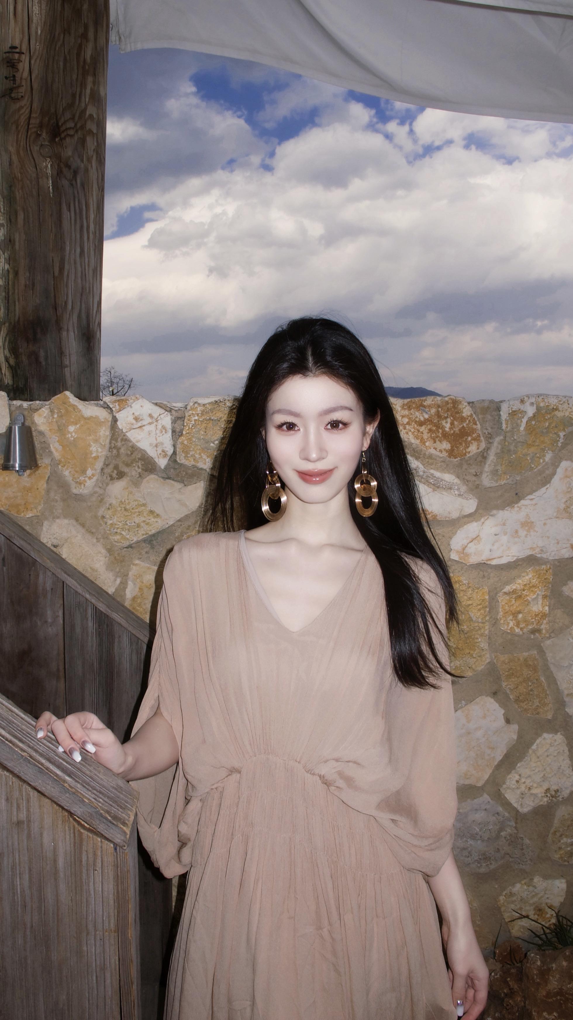 你焦虑什么 你漂亮 会赚钱 有思想 独立又自信 你的人生才刚开始