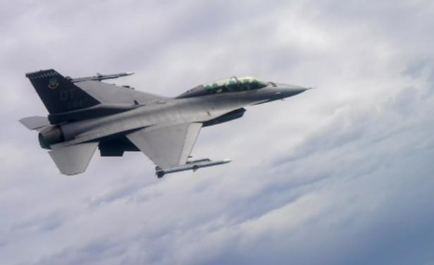 难怪乌克兰的F-16战斗机战斗力那么强，据俄媒爆料，乌军的F-16战斗机