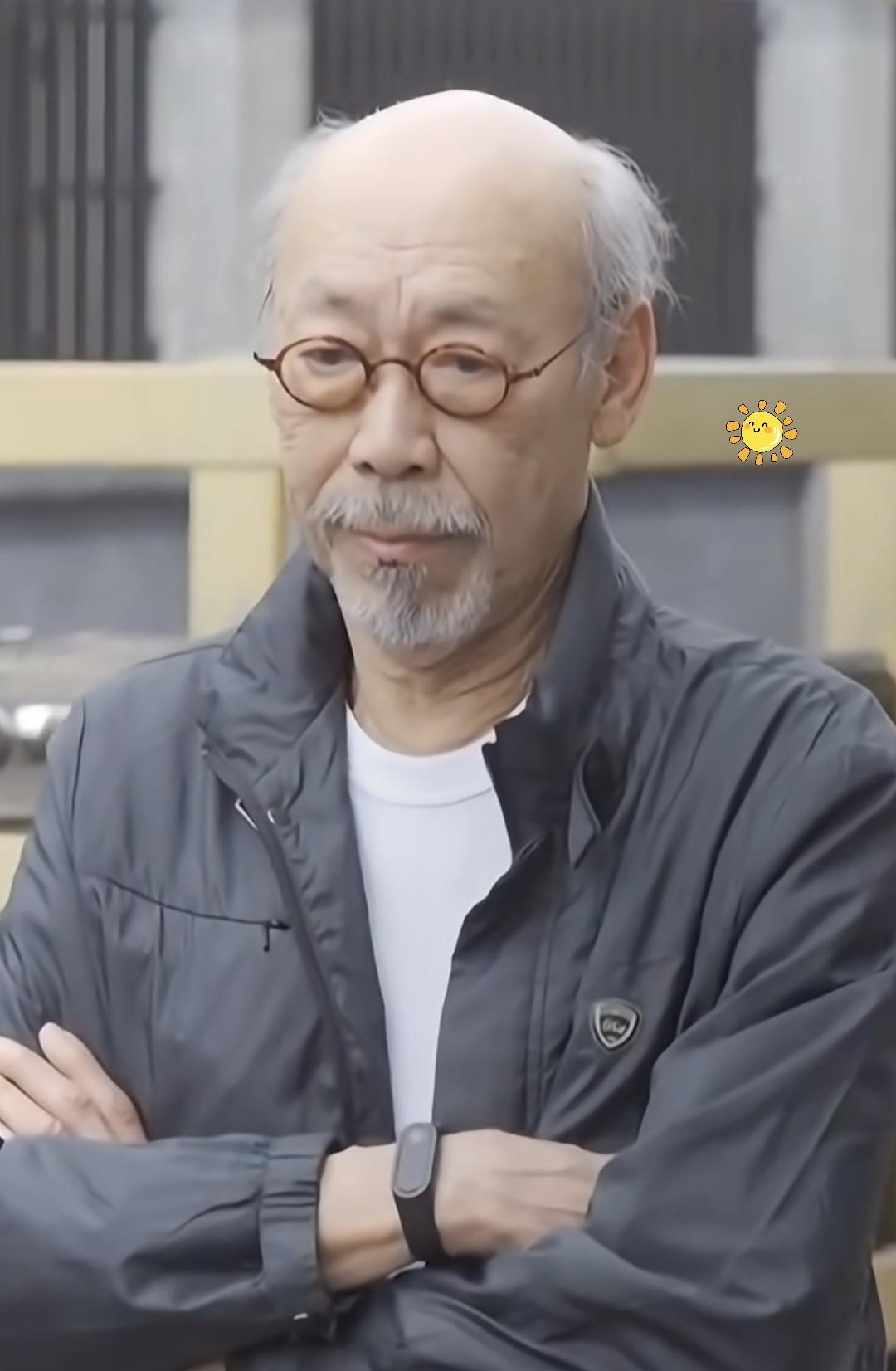 人,还是要结婚生子的!就说81岁的冯淬帆,头发都稀疏发白了,还因肺炎住了俩