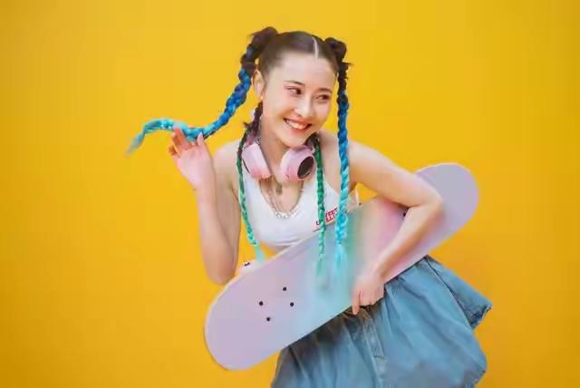 日子再苦，别失去希望，生活再难也别丢掉笑容去年冬天在医院陪护，邻床住了一位五十
