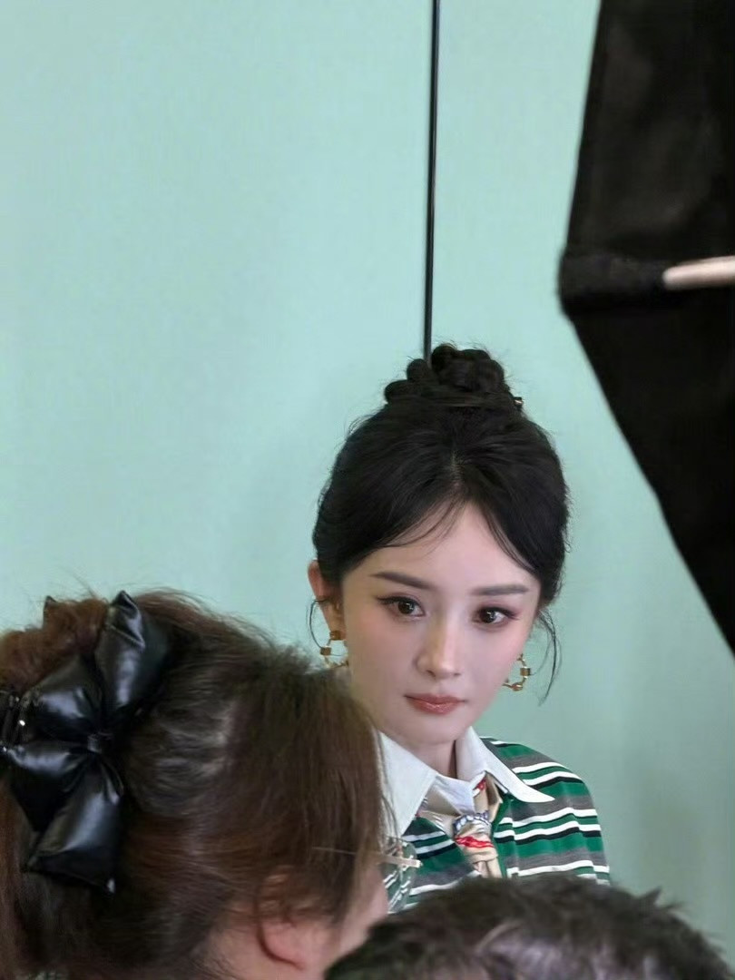 我的妈呀！杨幂、李现、李沁Prada线下活动live图，这状态真的绝了！