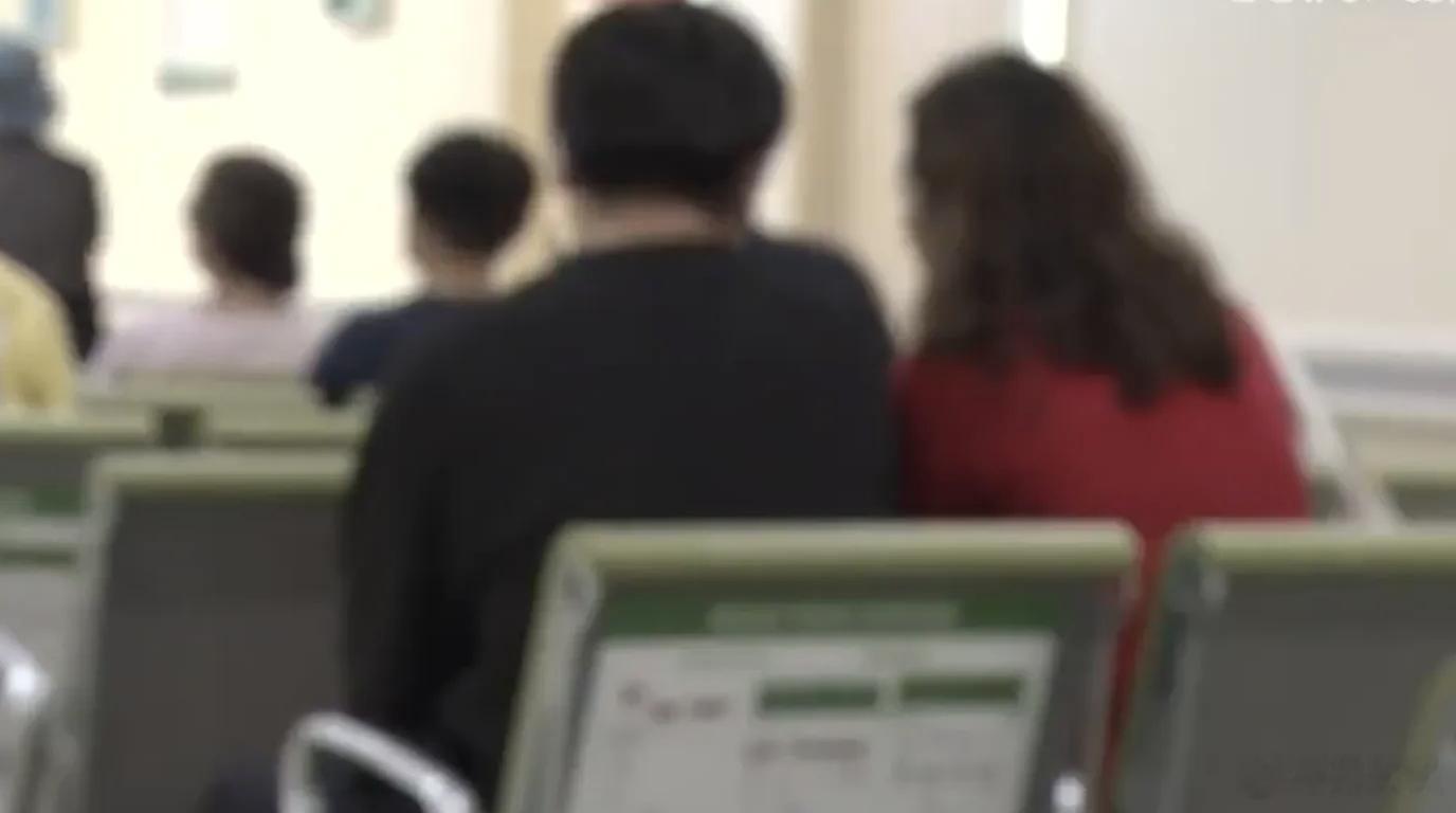 这件事不该发生在上海这种事情，不应该发生在上海。近日，央视曝光了一起诈骗案。从外