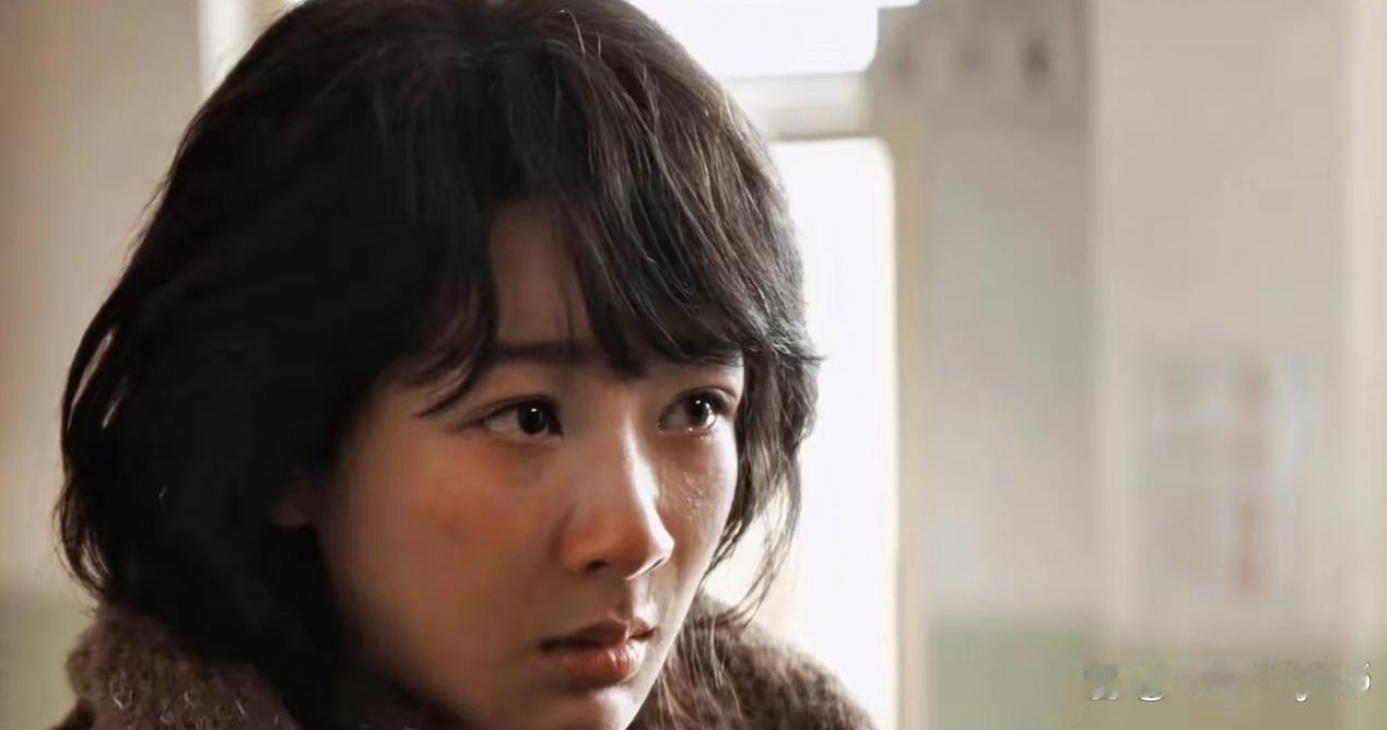 我十分厌恶《生命树》里的白菊，她毛毛躁躁的，没什么本事，却最会逞能，总觉得自己很