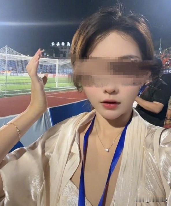 湖南永州，一个伪装成普通快递的包裹，突袭29岁女主播，导致女主播身受重伤，作案手