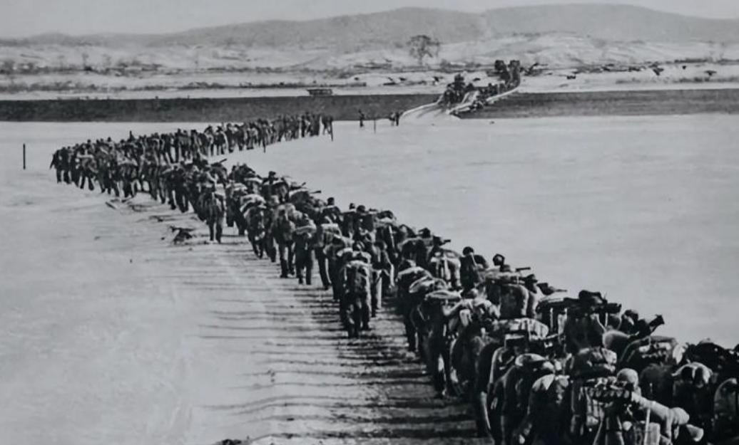 抗美援朝百万大军击退美帝凯旋，还把战场上的废铜烂铁全运回了国？看似“抠门”的逆向