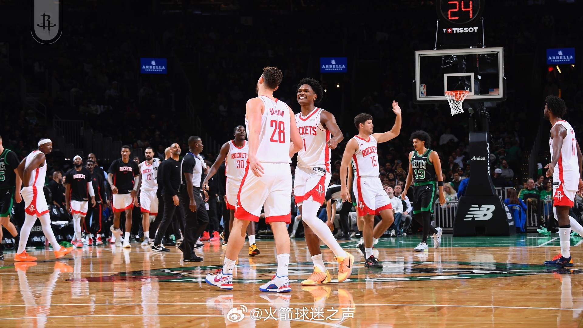 香波特：“我觉得该让申京打替补。你想想，对手的替补谁能防住他？如果你让里德-谢泼