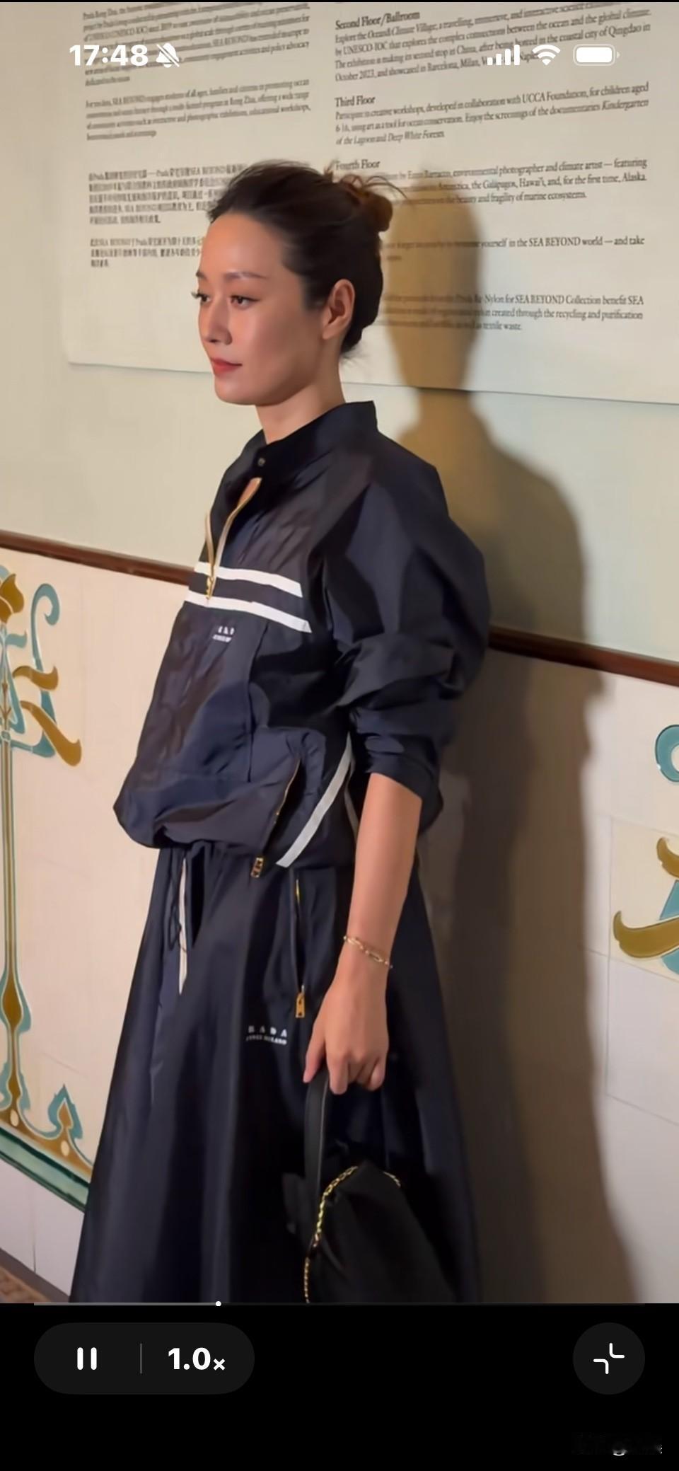 马伊琍出席PradaSeaBeyond活动马伊琍一直都是超美骨相。一点没垮