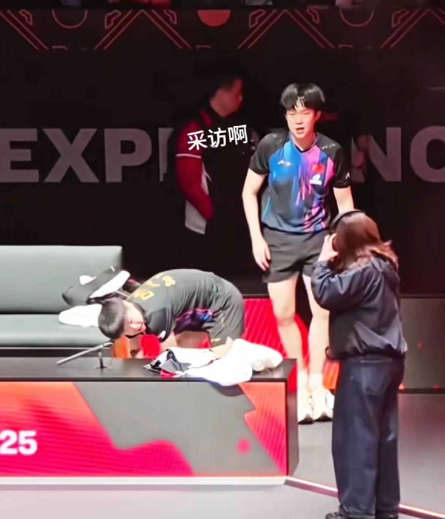 真是太无语了，晚上莎莎还有两场比赛，还非要采访。看把王楚钦急得，跟工作人