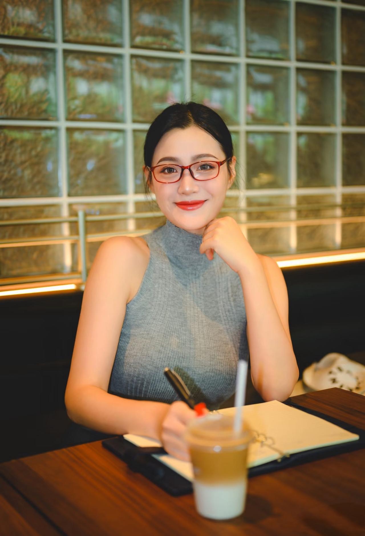 什么年龄段的女人最有女人味?30岁以上成熟的女人最有女人的韵味。