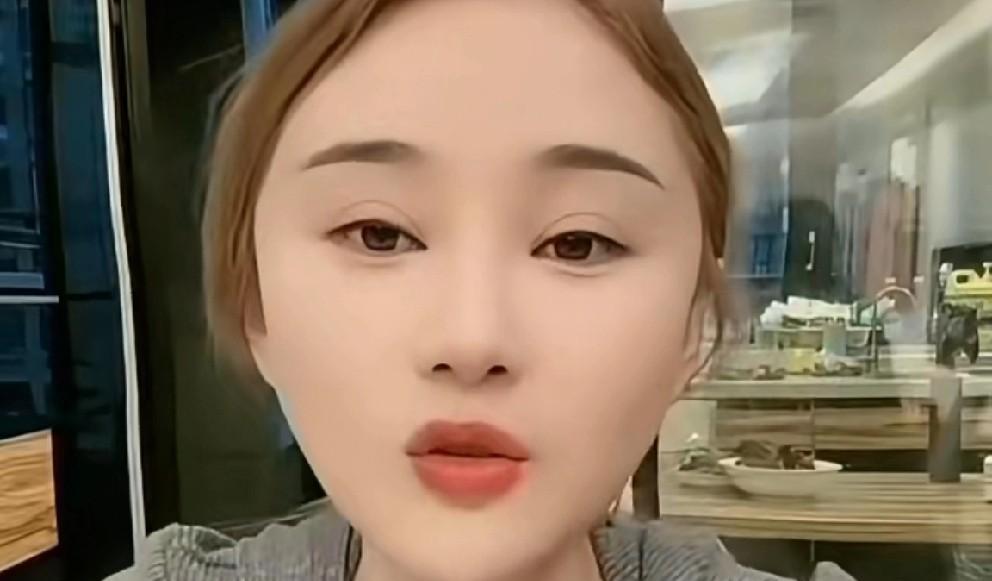 沈曼属于嘴松裤裆紧，做错了挨骂很正常！当一个人骂你的时候，大家都