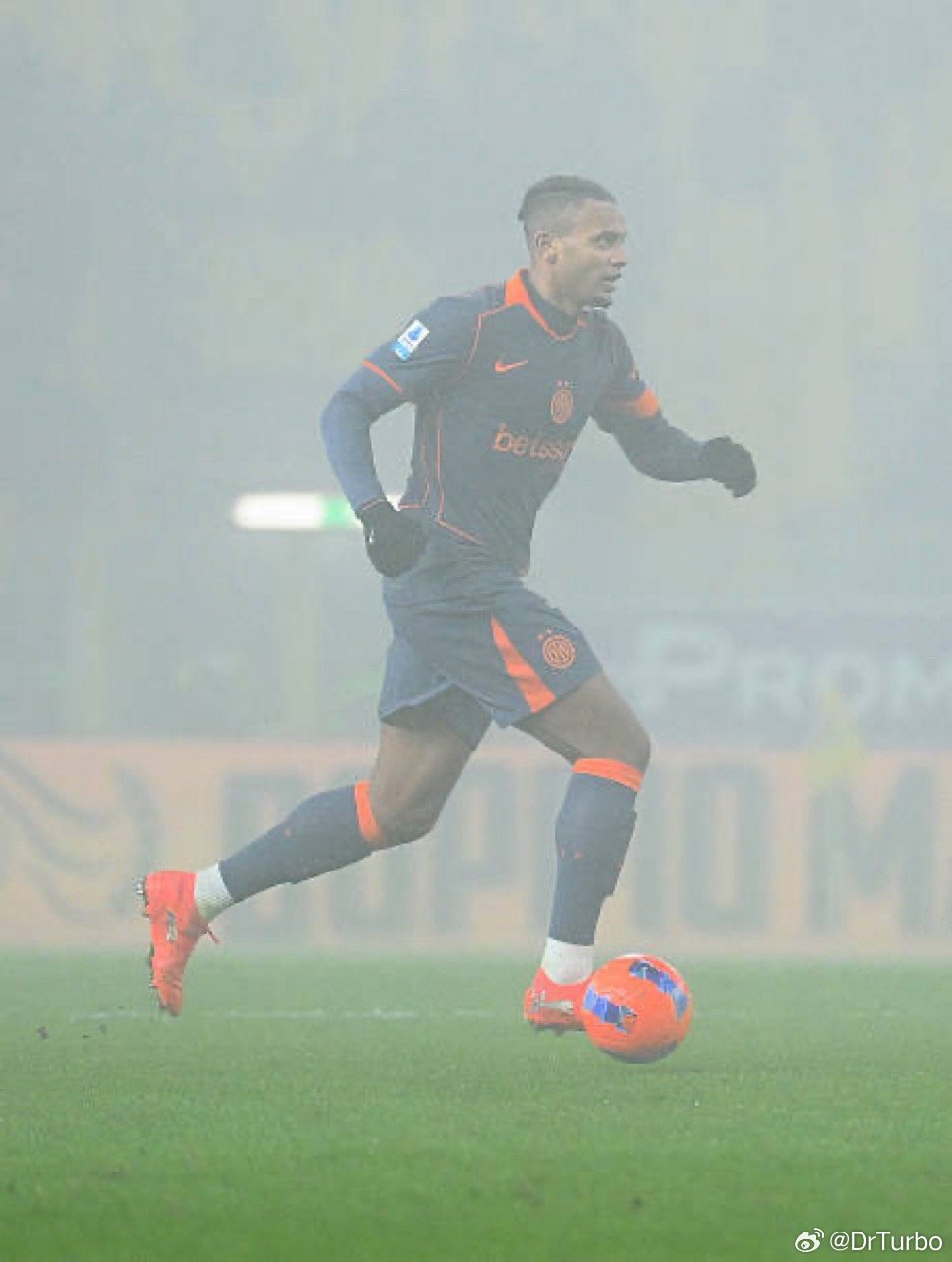 阿坎吉：我选择国际米兰是因为他是欧洲最好的俱乐部之一就这么简单科莫1比3ac米