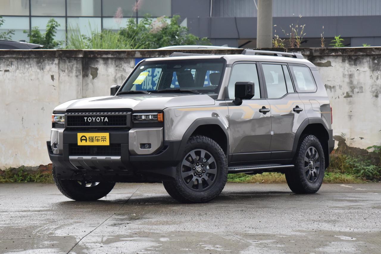 当年被捧上天的“越野王”，如今月销百台，丰田普拉多为何不受欢迎了？当年加价都抢