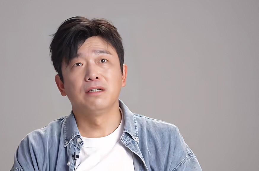 演员潘斌龙说：“2014年的时候，我妈妈跟我说想做一次手术，因为她心脏不好，但是