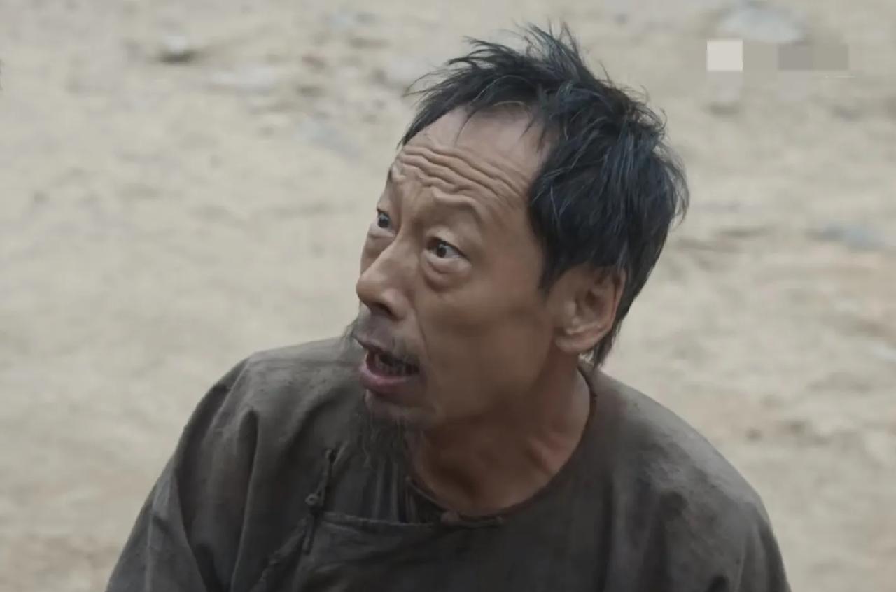 追了十几集《生万物》，没想到口音最让人出戏的不是不会说山东话的杨幂、欧豪，而是
