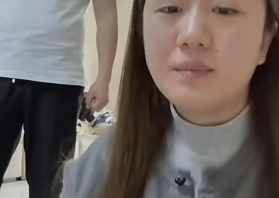 孕妇花200元买水果遭丈夫咒骂后引产就是摆拍！事情的起因是河南一位网友，她发布