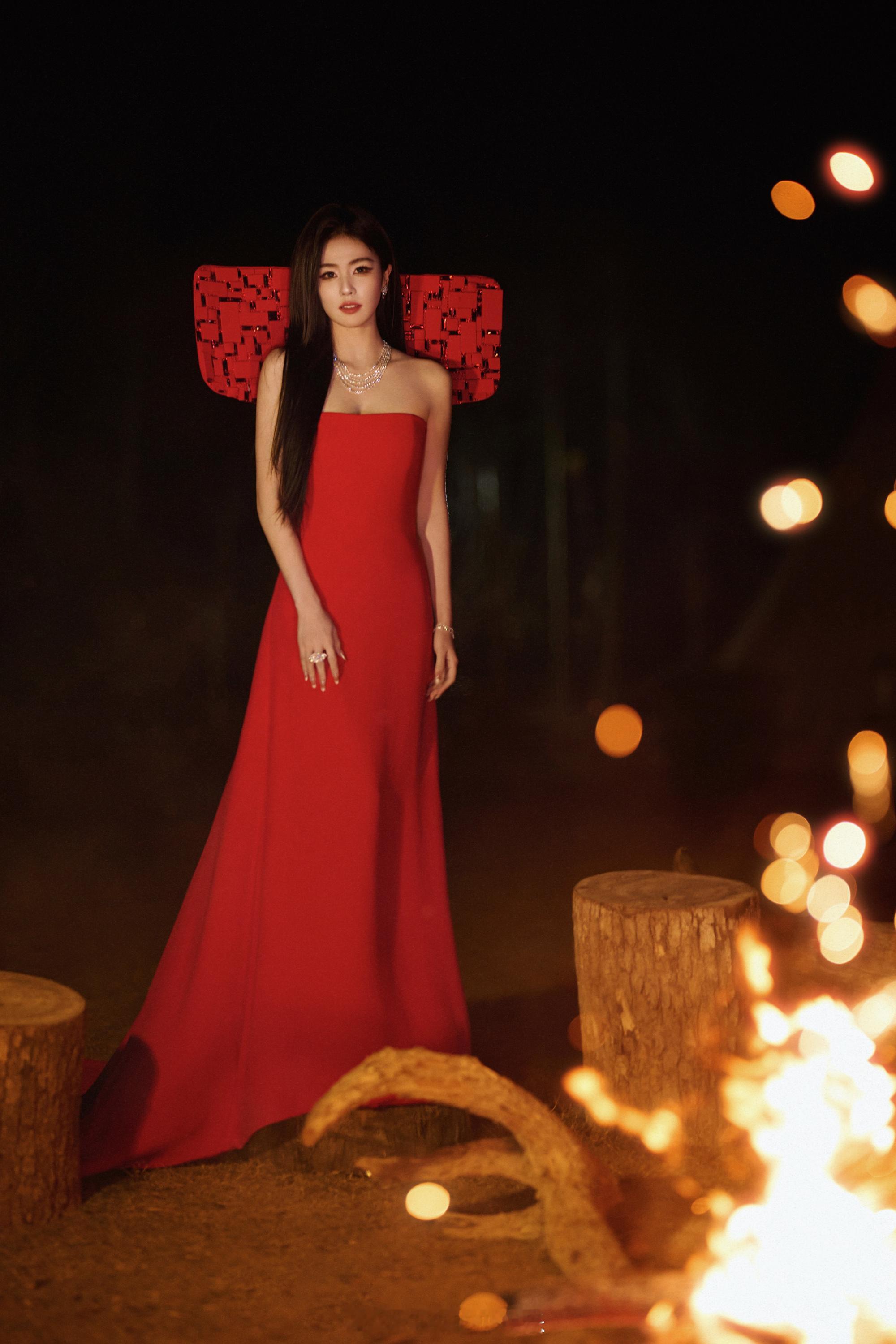 白鹿26年首套高定造型白鹿新年写真演绎StéphaneRolland202