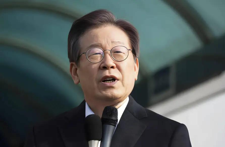 韩国总统李在明当着美国防长赫格塞思的面，明确提出一个重磅要求，请美方向韩方归还战