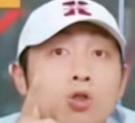 许全面就是一个“大漏勺”！许昕直播“澳门冠军赛”男单决赛，看到大头出场