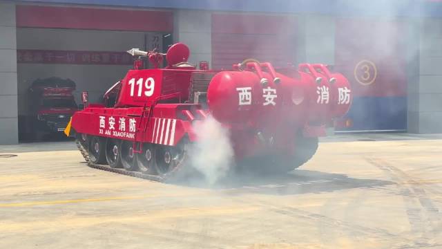 这也太厉害了，万物皆可59改，直接把坦克用在消防上了