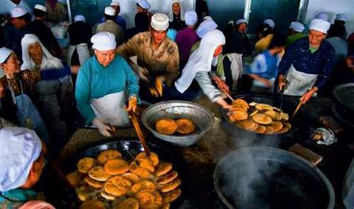 故回民屠宰行可做血肠出售,但不自食. 禁食自死物:回族饮食禁忌