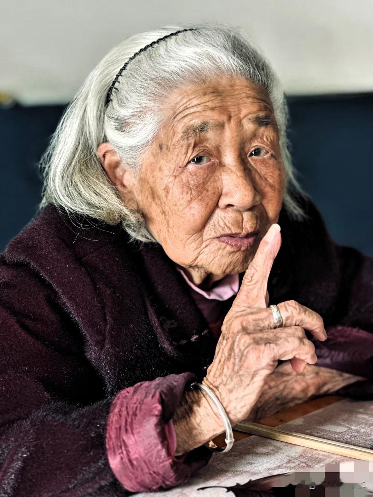 今天被奶奶给上了一课她说:【人际关系和生活中的经验法则】邻居不宜做朋友，因为