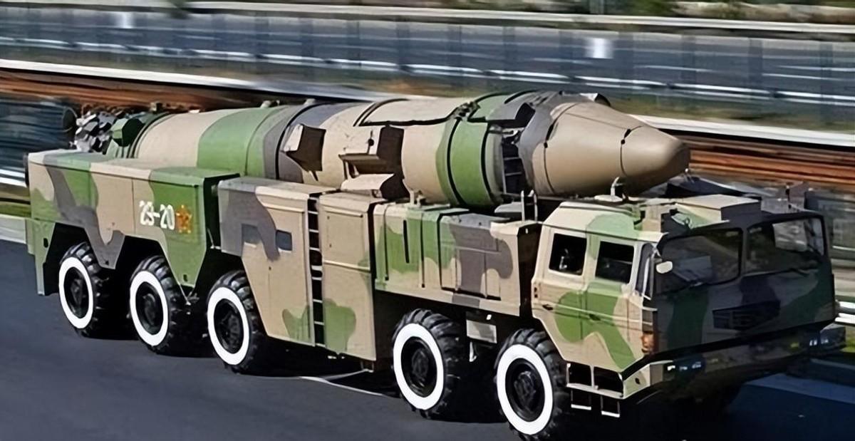 美：你就别藏着掖着了，那一九九九年阅兵出来的东风-31，参数我都门儿清。中：做