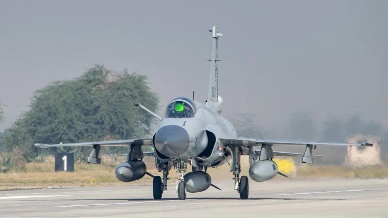 沙特阿拉伯已经确认，巴基斯坦空军的飞机已抵达沙特，并根据防御协议部署了巴基斯坦的