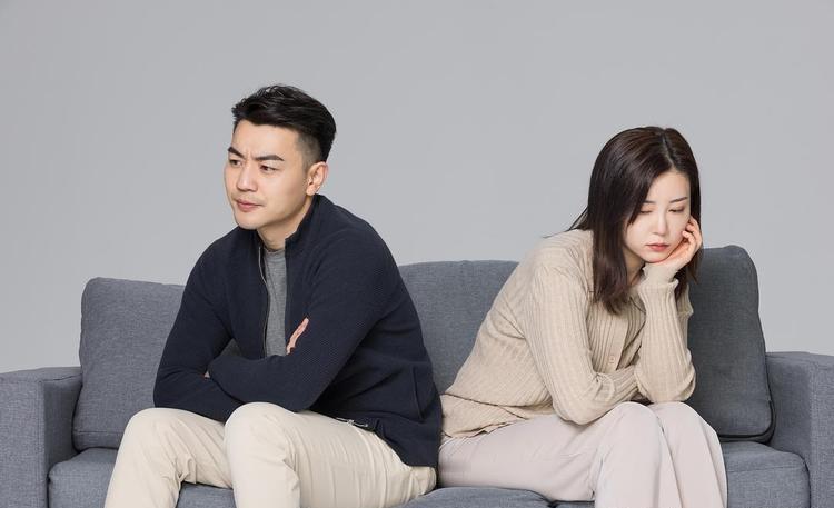  人老了才懂：没钱不可怕，怕的是枕边人成陌生人！人到晚年，最大的悲哀不是没钱