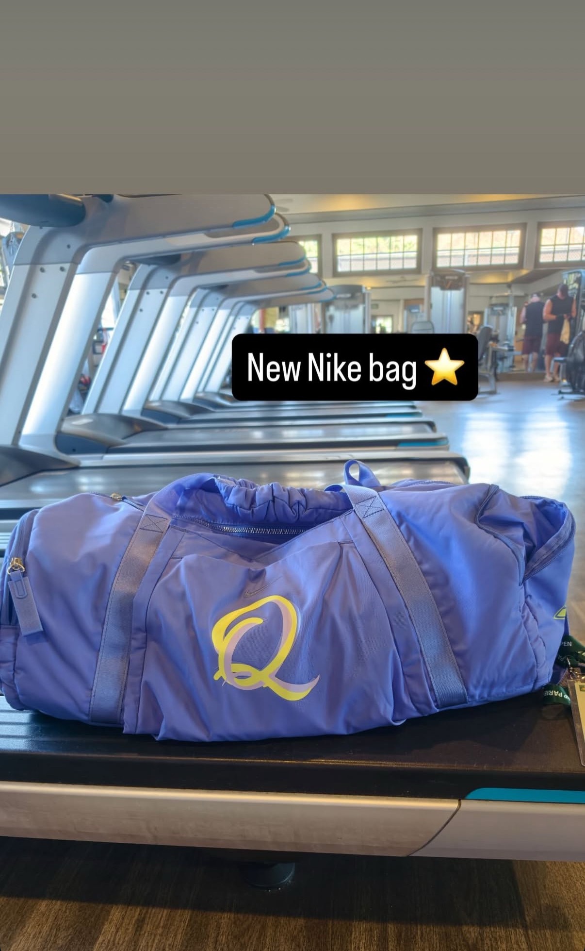 郑钦文收到来自Nike的新包裹，有专属“Q”标志哦。阳光双赛这几套战袍，大家觉得