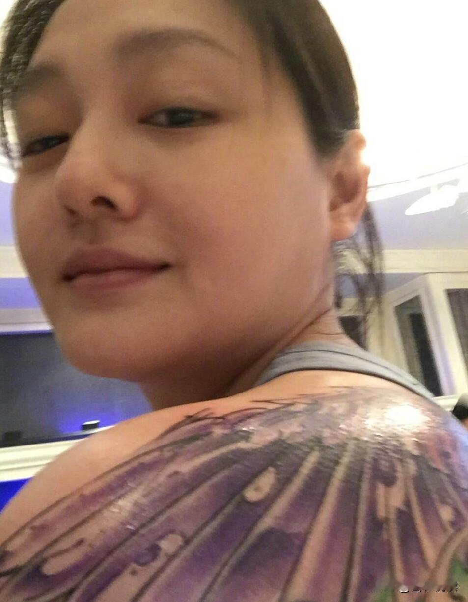 突然发现大S和王熙凤好像都是说一不二的主算计来算计去把自己也算了进去