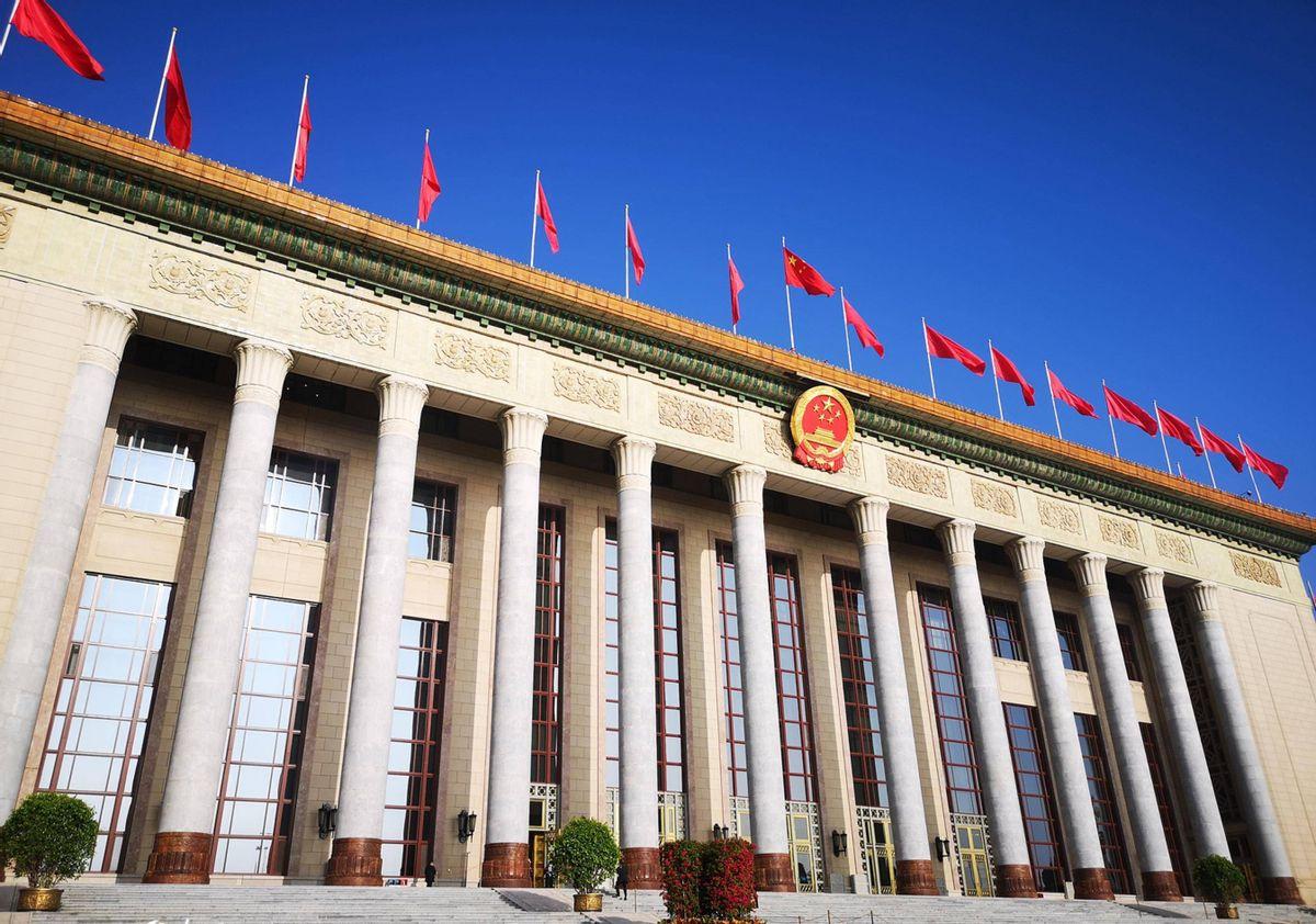 中国政府债务突破100万亿了，这钱到底借来干了啥？据媒体5月27日报道：我国
