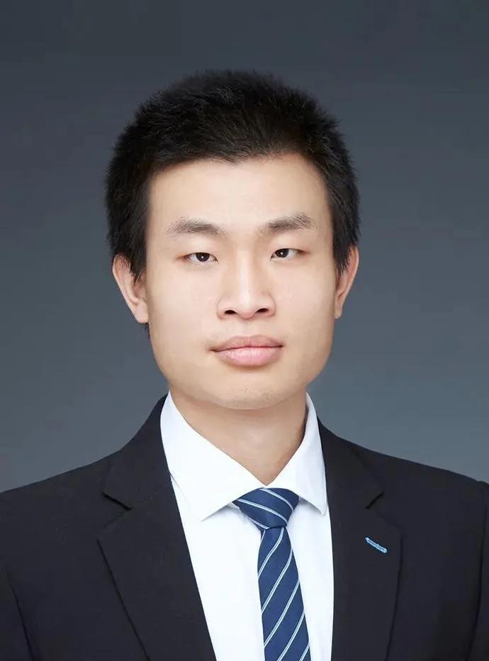 在中国比韦东奕牛逼的人很多，要不是舆论压力他也没有机会拟晋升副教授？这是最近一