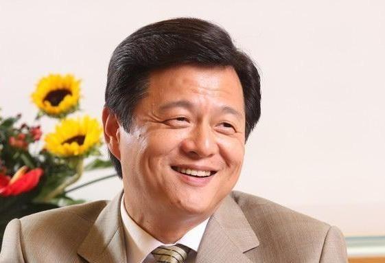 周锡玮直言去一趟中国大陆才知道什么叫做真正的民主。周锡玮这个人，在台湾政界混了