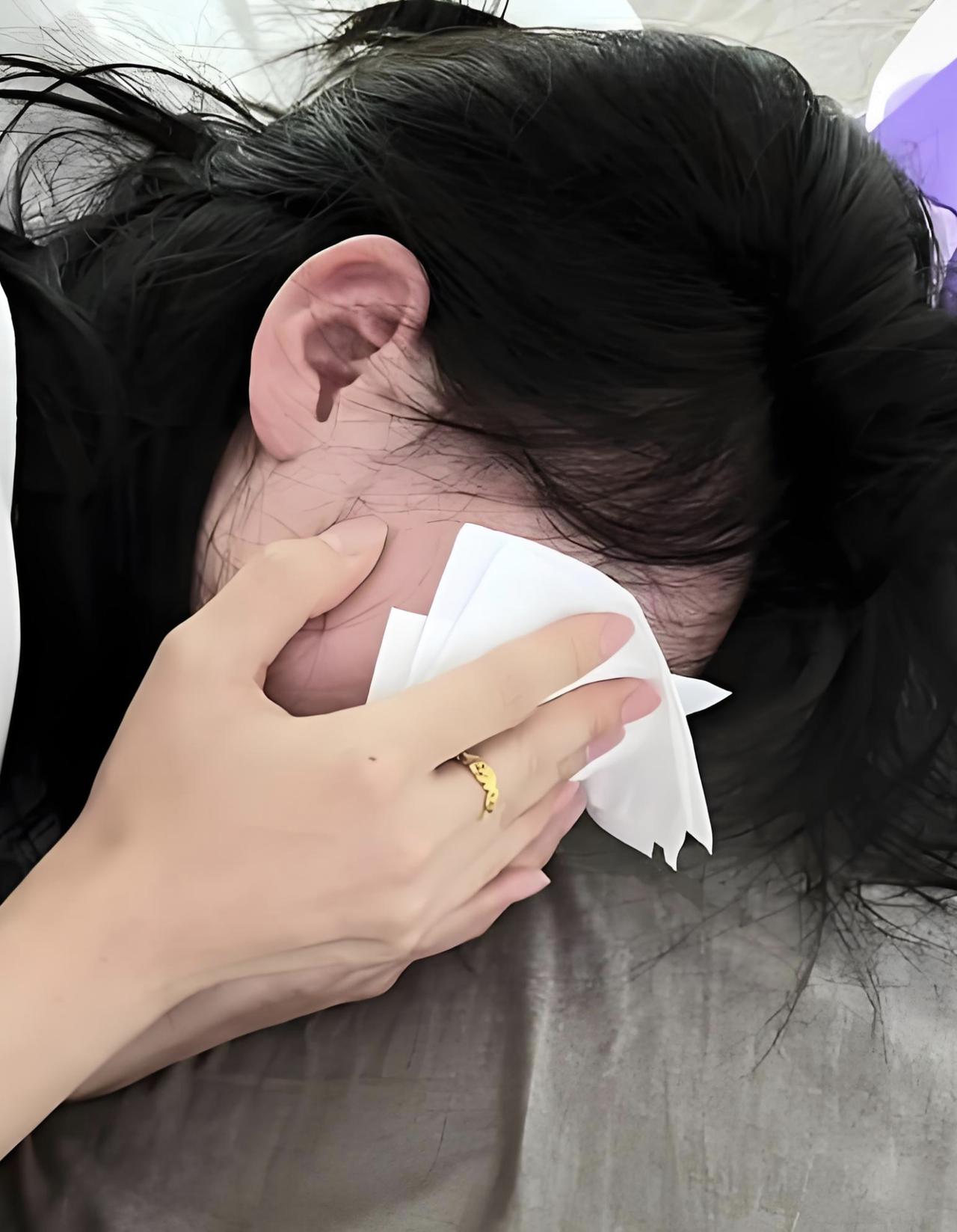 广州一姑娘以为遇到“公务员男友”，对方自称在职、有房，两人恋爱后她怀了孕。一提结