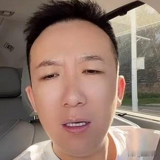   鹏gg对王小源无限期停播表示理解，即便辛巴在平台花了那么多钱依旧朝官方N次