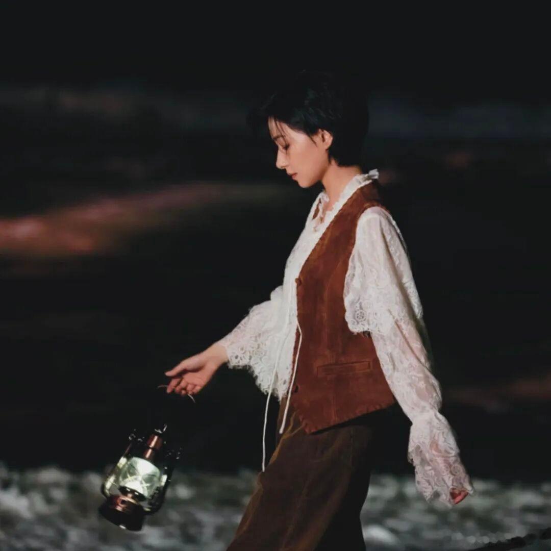 #东野书生#万茜头像​