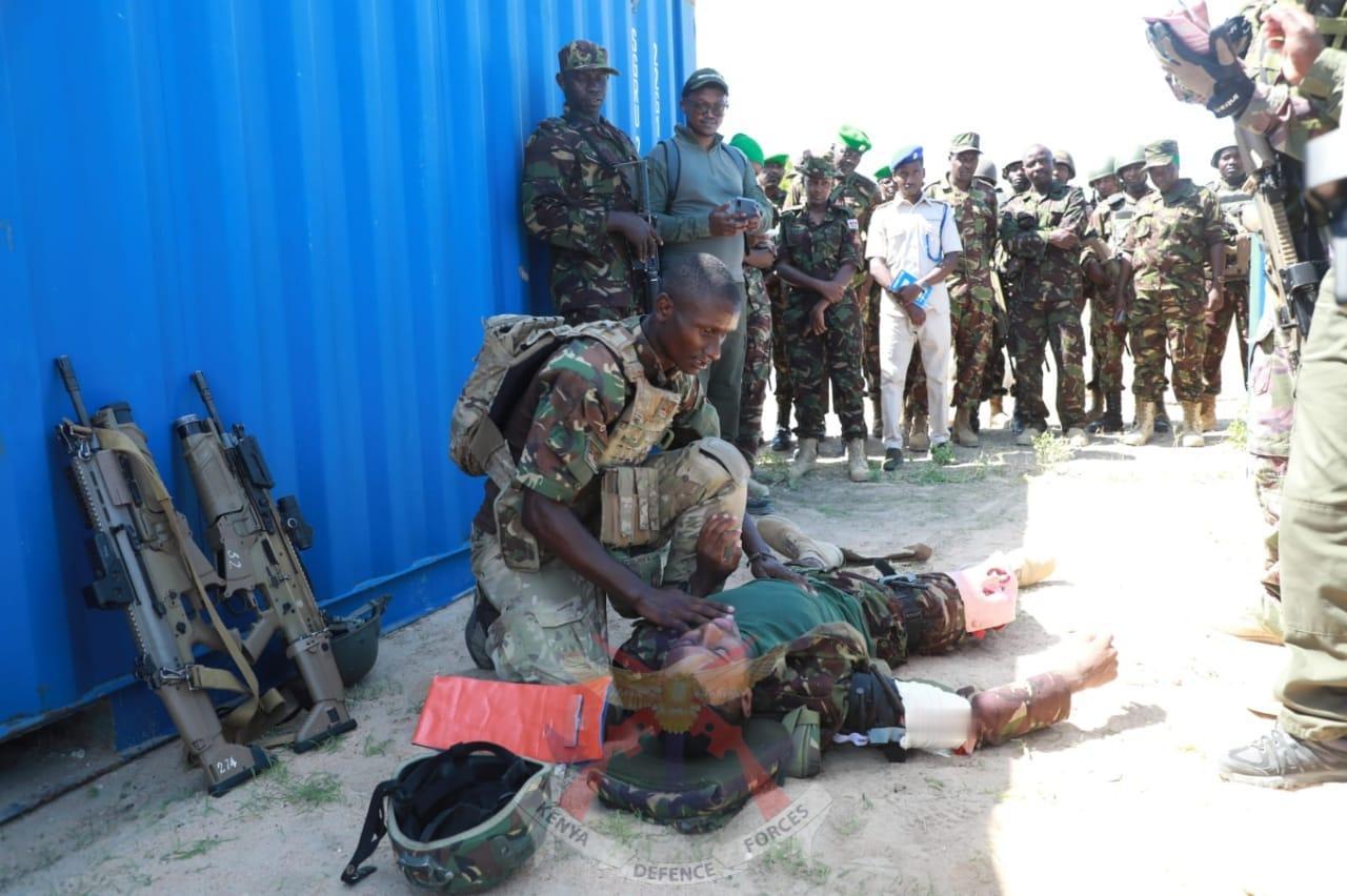 非盟安全部队里的肯尼亚士兵，战斗力不咋样，装备不错，scar